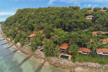Three Bedroom Oceanfront Pool Residence