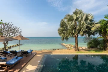 Three Bedroom Oceanfront Pool Residence
