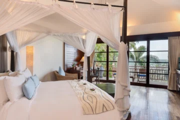 Four Bedroom Oceanfront Pool Residence